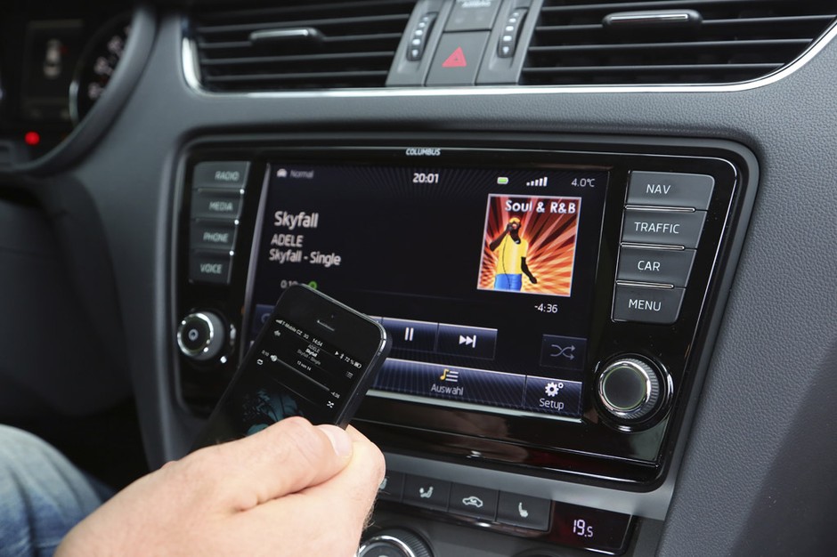 Jak jeździ nowa Skoda Octavia: czy stawia Golfa w cieniu?