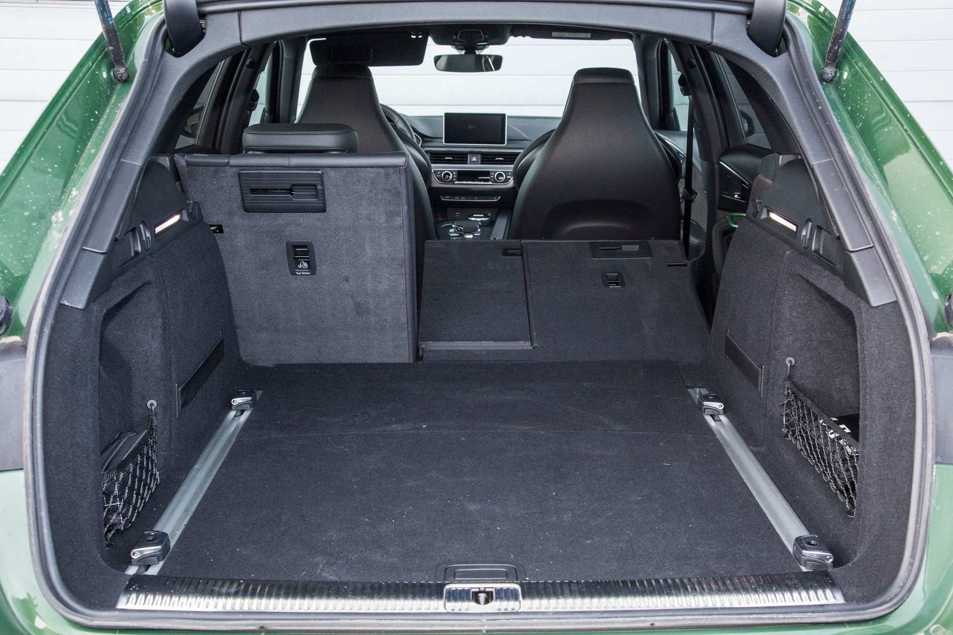 Audi RS4 Avant - kombi z ogniem w ...