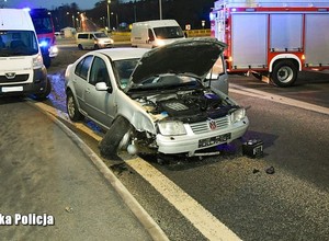 Był tak pijany, że jadąc na samej feldze, przeciął rondo na wprost