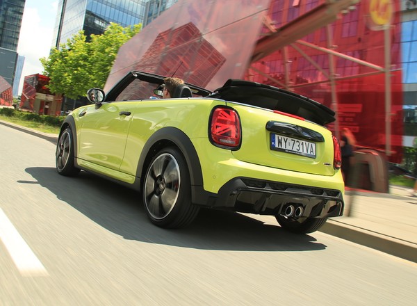 MINI John Cooper Works Cabrio – wesołe ciasteczko