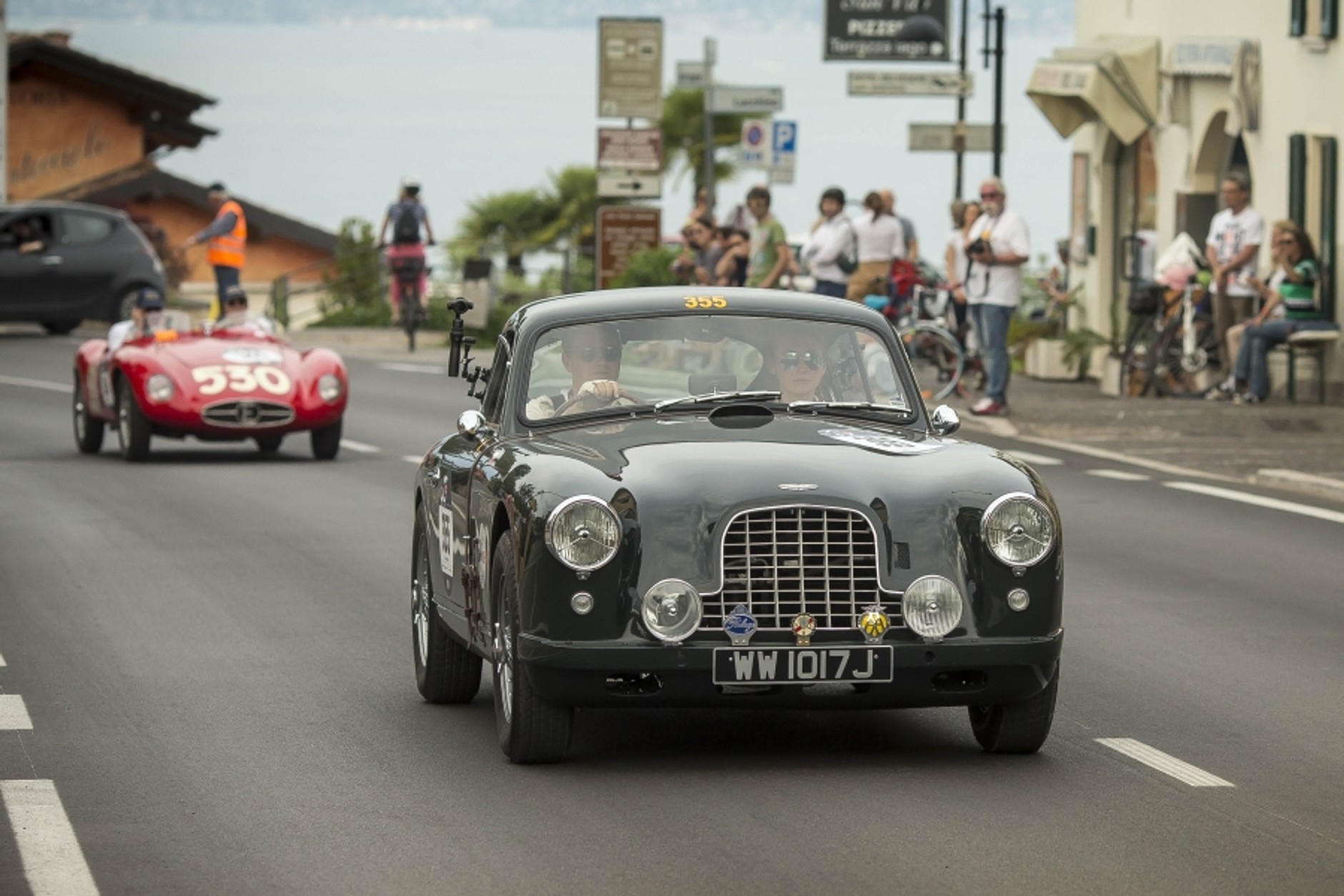 Aston Martin DB 2/4 na trasie Mille Miglia