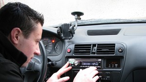 Radio od A do Z: Czyli, oznaczenia funkcji w sprzęcie samochodowym