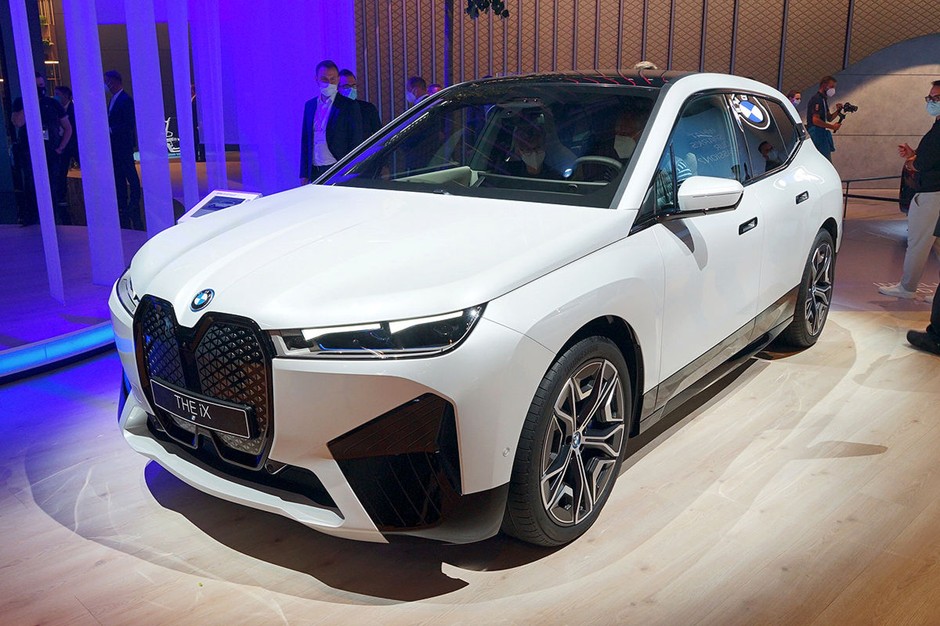 BMW iX