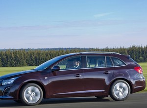 Nowości Chevroleta: Cruze po liftingu i Kombi