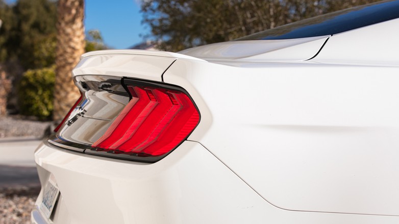 Tylna lampa w samochodzie z USA