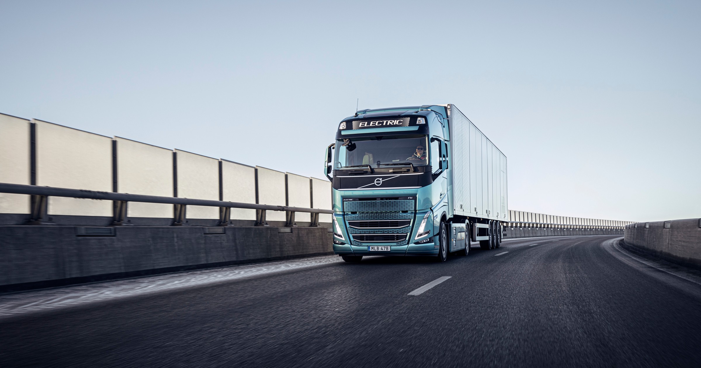 Volvo Trucks, Traton Group Volkswagena i Mercedes-Benz Daimler Truck stworzą w Europie sieć ładowania ciężarówek elektrycznych