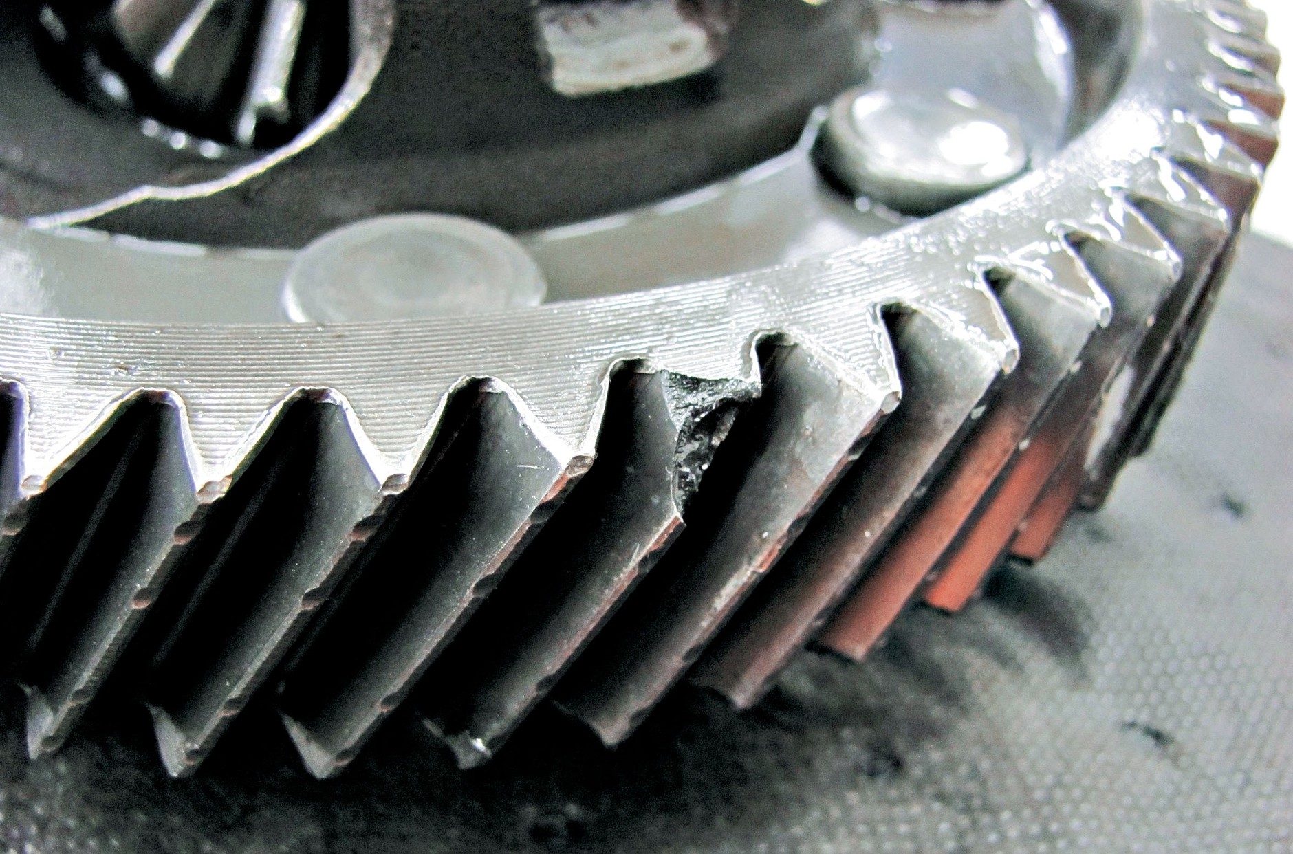 W naszym teście 100 tys. km w Seacie Leonie rozsypała się skrzynia biegów.