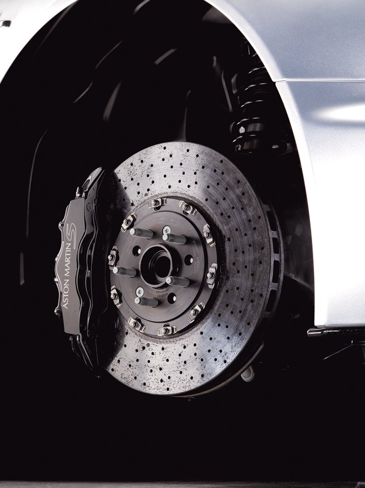 Nowy Aston Martin DBS w Pradze: oficjalne informacje i zdjęcia