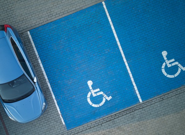 "Za dobrze wyglądasz na niepełnosprawną" – słyszę to w kółko, gdy parkuję [LIST]