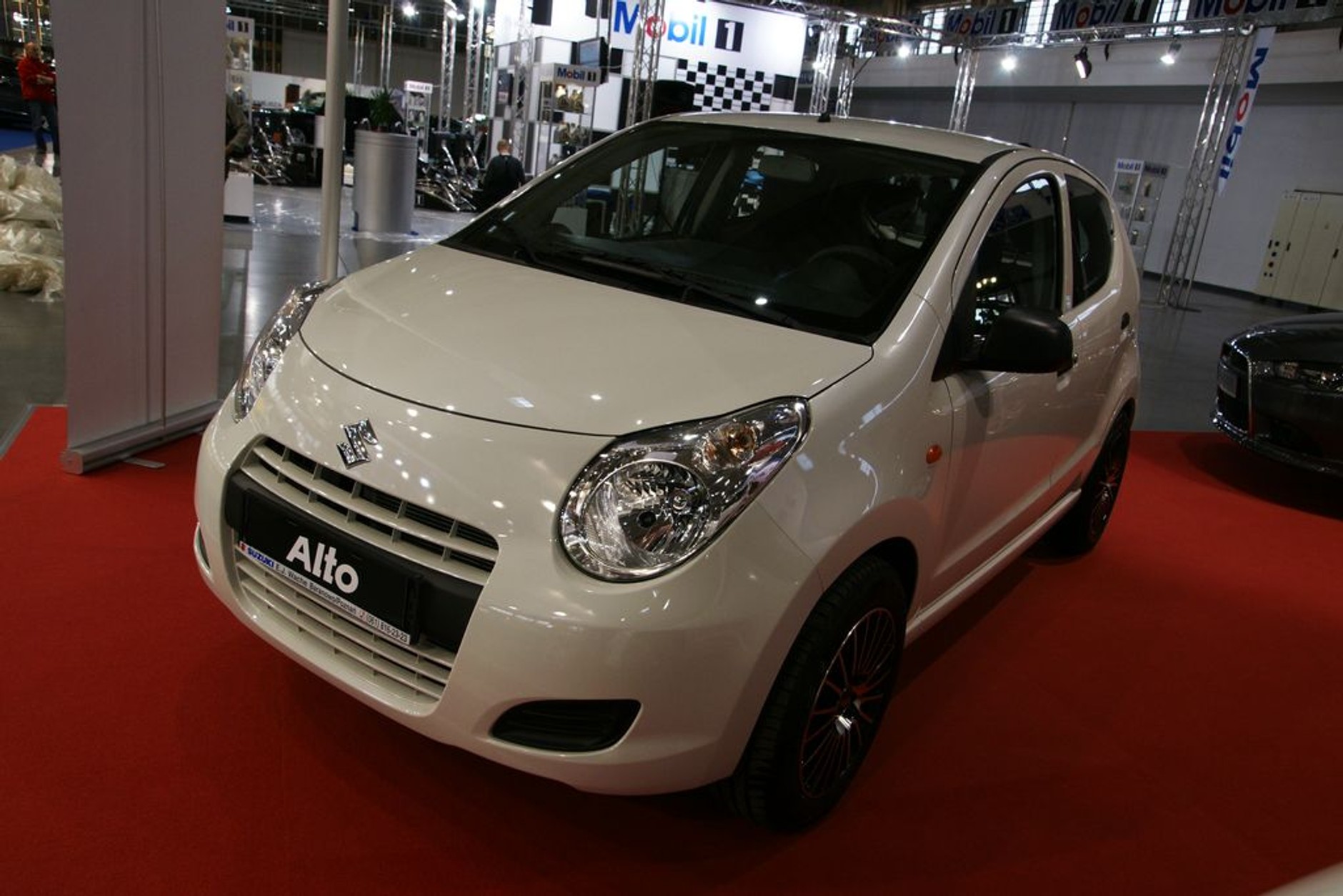 Poznań Motor Show 2010: ostatnie godziny przed oficjalnym otwarciem (galeria)