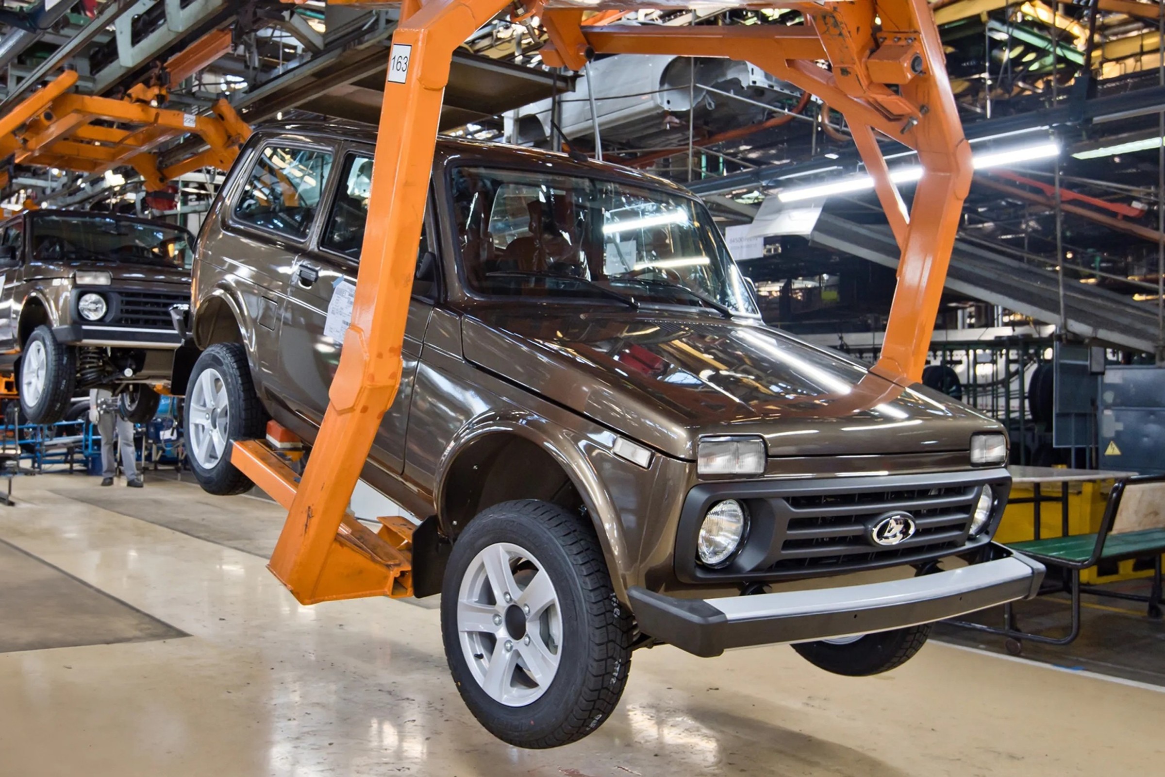 Rosjanie odwracają się od Łady, a Moskwicz to niewypał. Sami pogrążają swoje marki