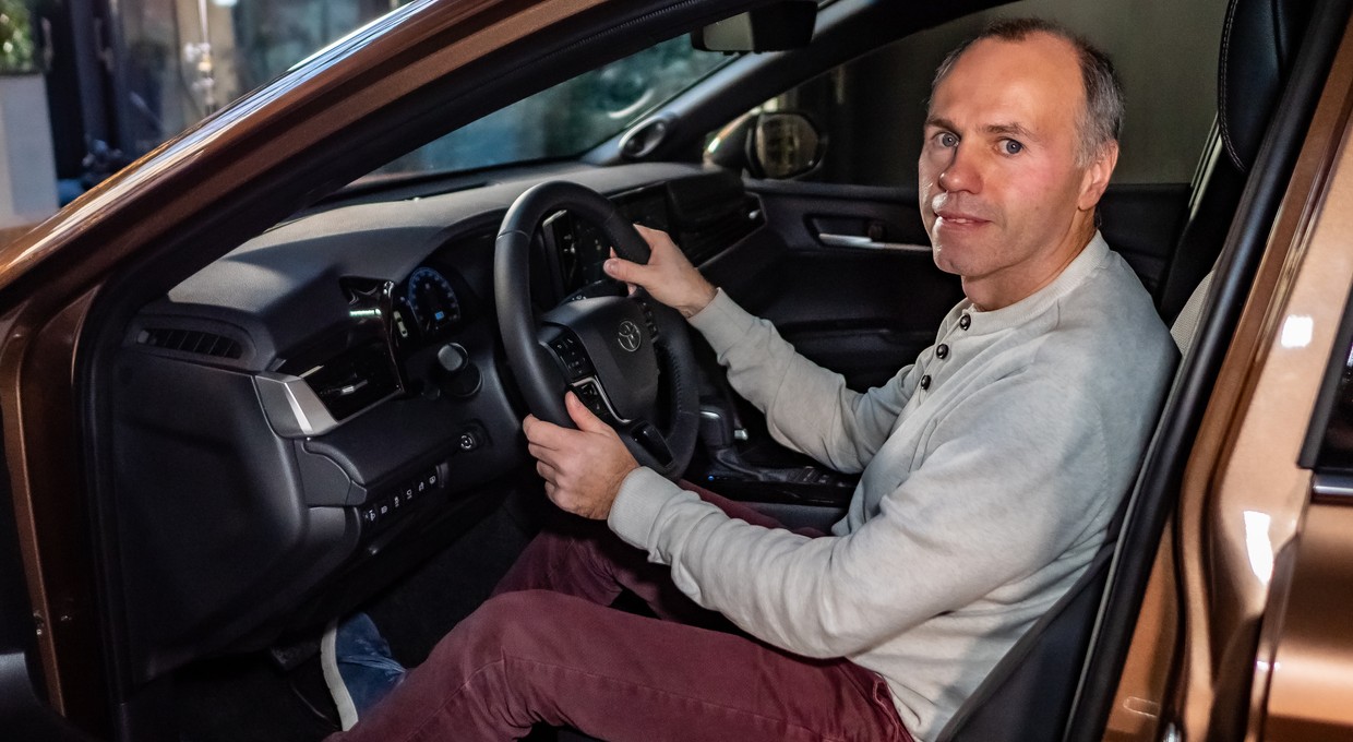 Widziałem nową Toyotę Camry. Niewiele zmian na zewnątrz, ale wewnątrz to już inna klasa