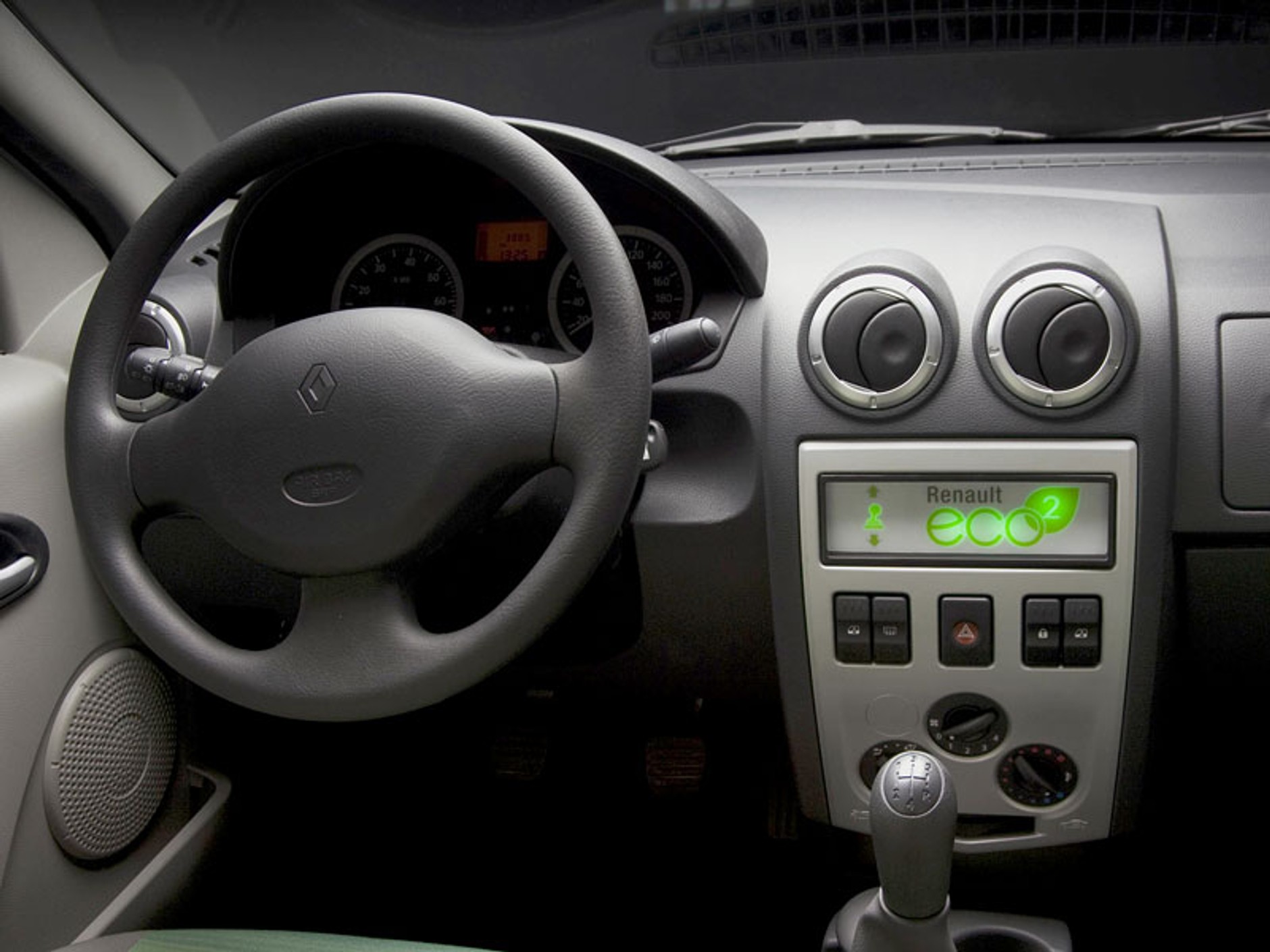 Logan Renault eco2 Concept – ekologicznie i tanio