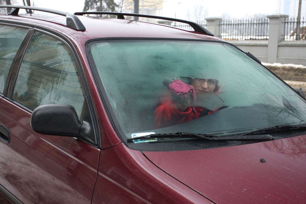 Wymiana filtra kabinowego jest jednym ze skuteczniejszych sposobów na zaparowane szyby