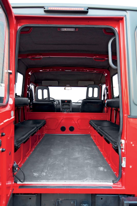 Mercedes G 350 kontra Land Rover Defender i Honker 2000: czy prawdziwe terenówki są na wymarciu?