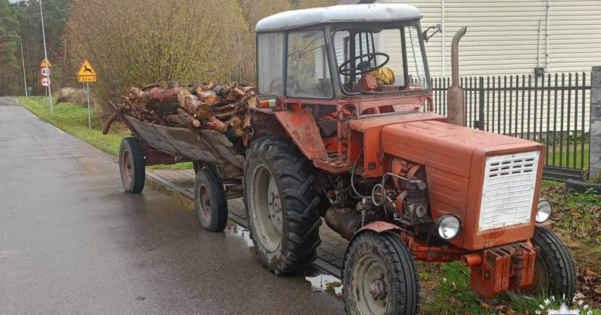 Kierowca ciągnika rolniczego zdrowo przesadził — teraz będzie tłumaczył się w sądzie