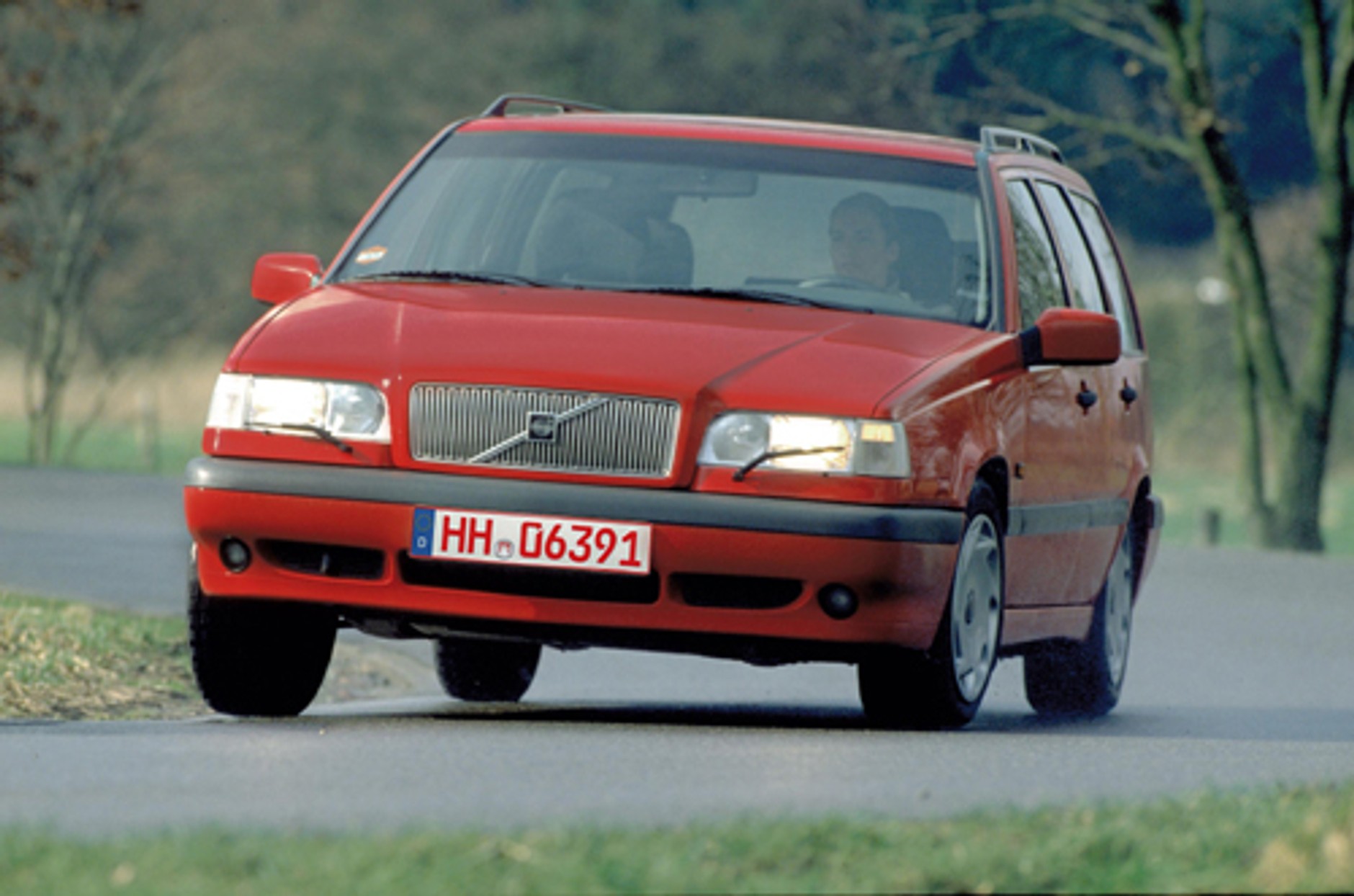 Citroen XM, Mercedes W124, Volvo 850, Ford Scorpio, Opel Omega oraz Toyota Camry - Oto duże "kombiaki" za niewielkie pieniądze