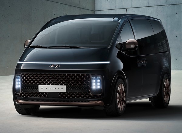 Hyundai Staria - czy futurystyczny van trafi do Polski?