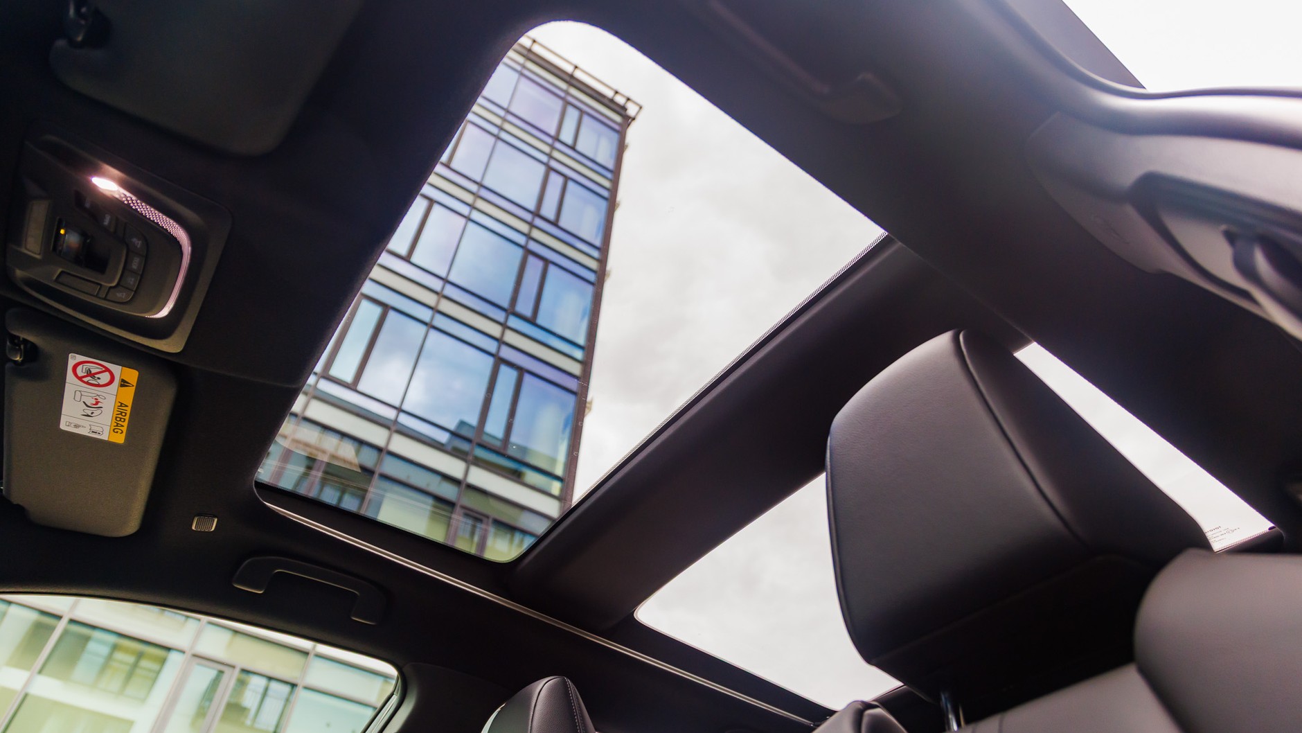 Toyota Corolla Cross Executive 2.0 Hybrid Dynamic Force 178 KM AWD-i e-CVT