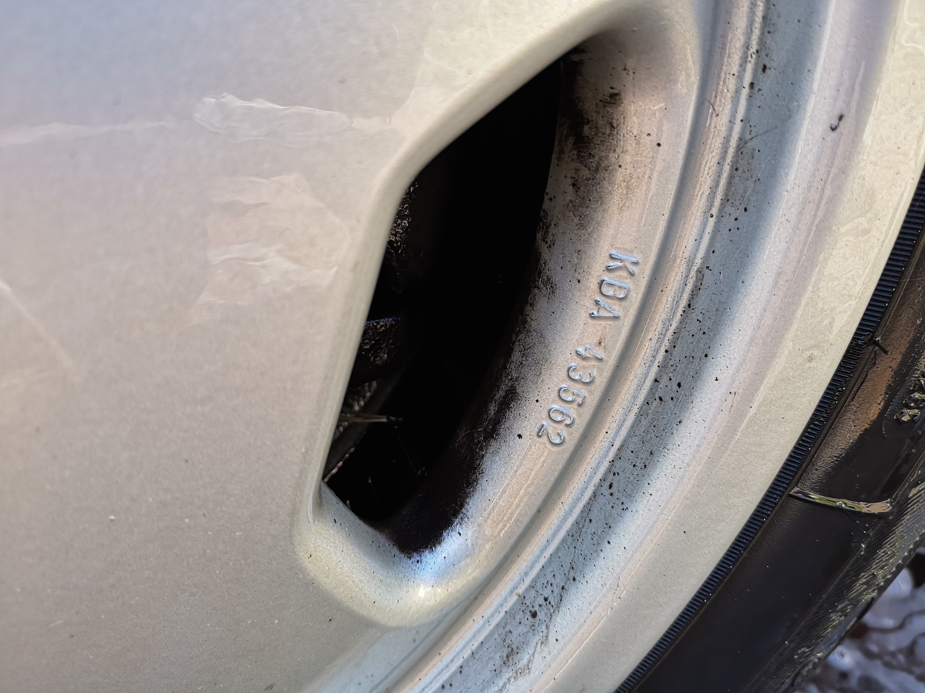 Niedomyta felga – po wizycie na myjni automatycznej to normalne