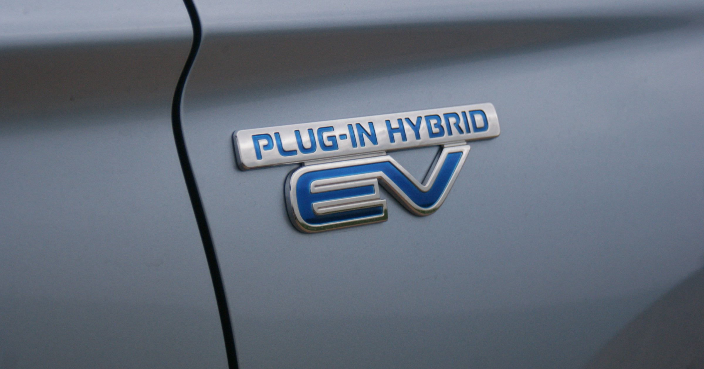 Mitsubishi Outlander PHEV - samochód hybrydowy