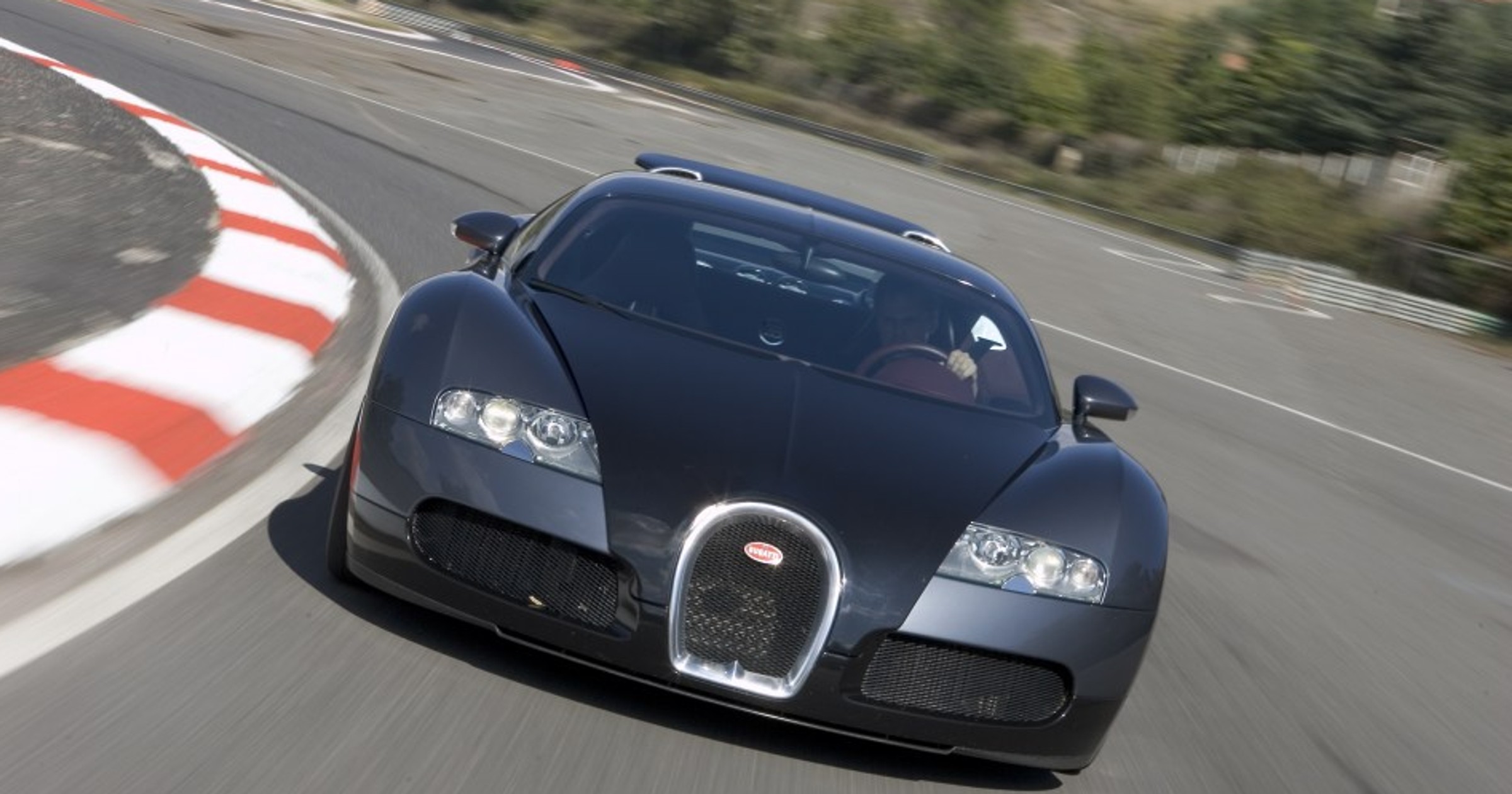 Bugatti Veyron ma...15 lat!