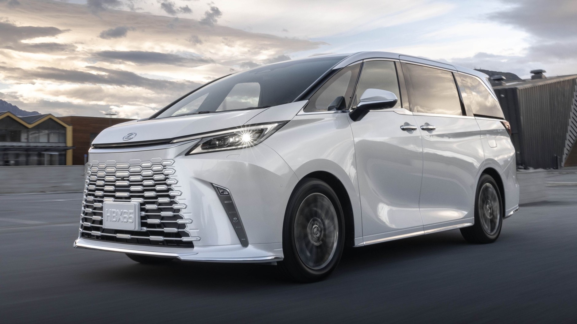 Lexus LM (2. generacja)