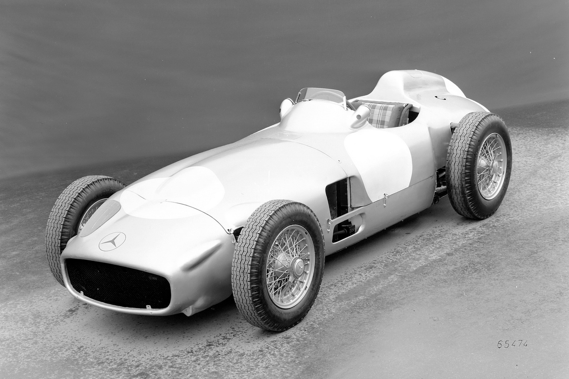 Nico Rosberg kierowcą historycznego Mercedesa W196