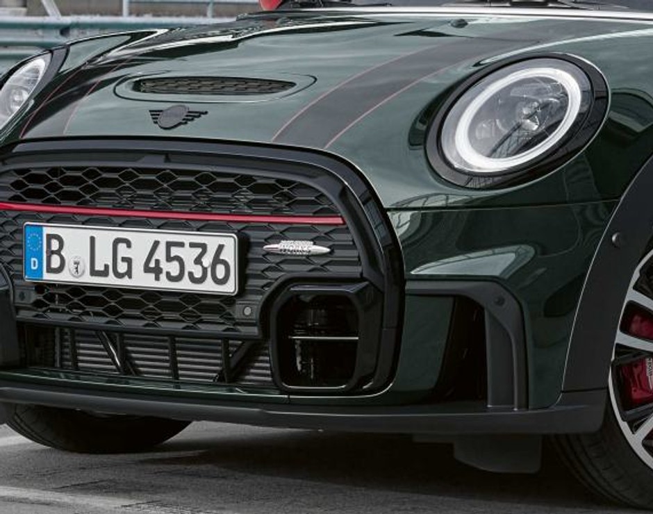 MINI JOHN COOPER WORKS.