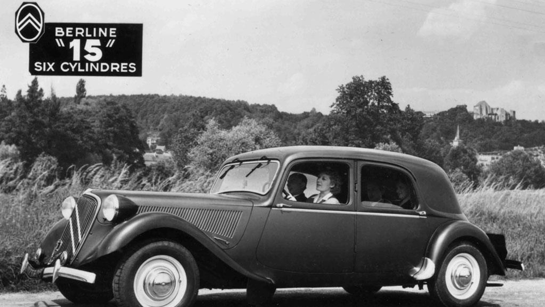 Citroen BL 15-six. Podobnym autem podróżował Jerzy Abratowski. (Zdjęcie ilustracyjne)
