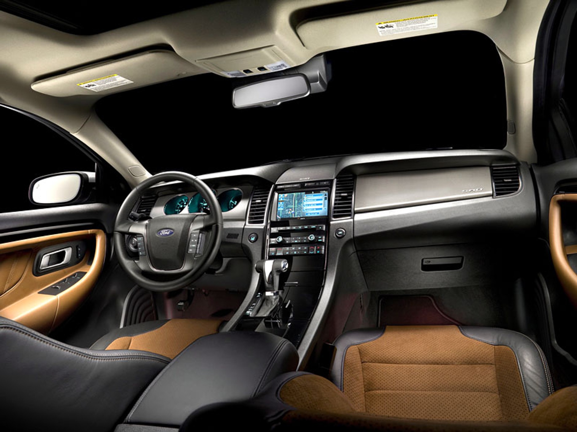 Ford Taurus SHO – rodzinny sedan w najostrzejszej wersji