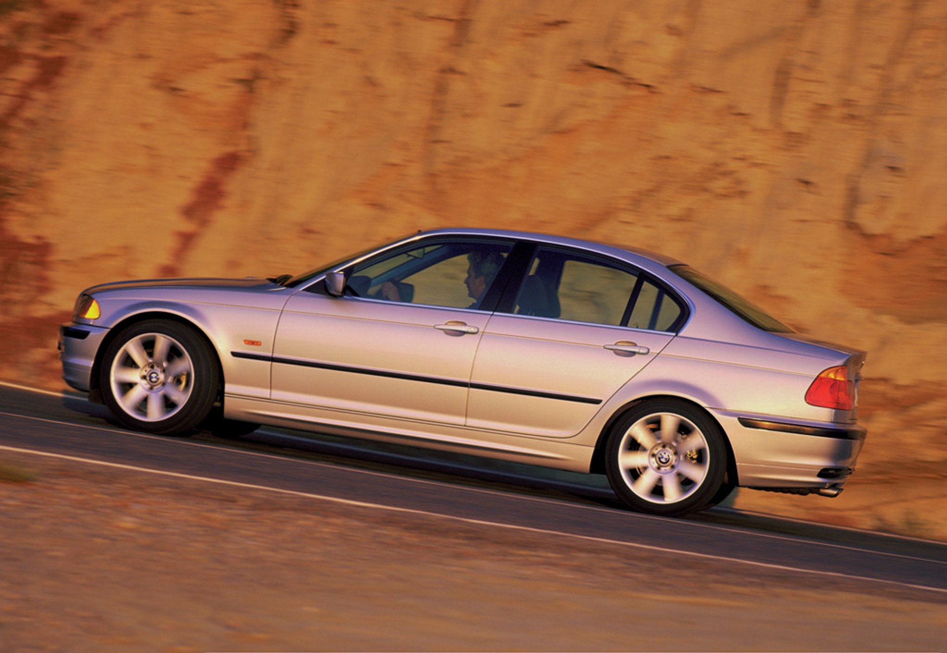 Wszystko o BMW serii 3: poznaj jego największe wady i zalety