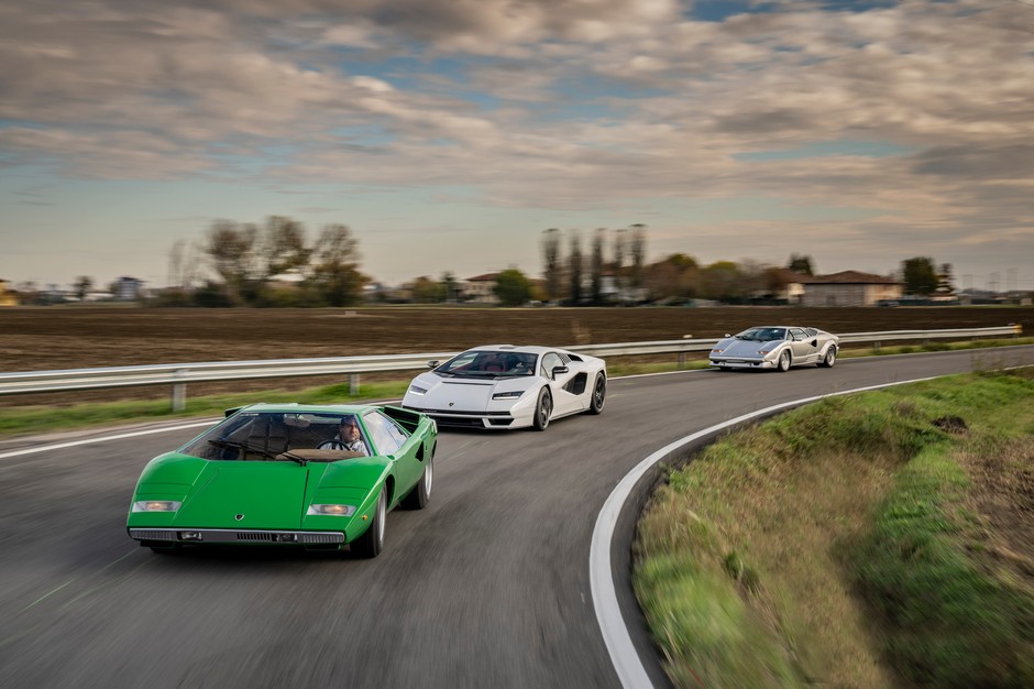 Lamborghini Countach LPI 800-4 rusza w drogę