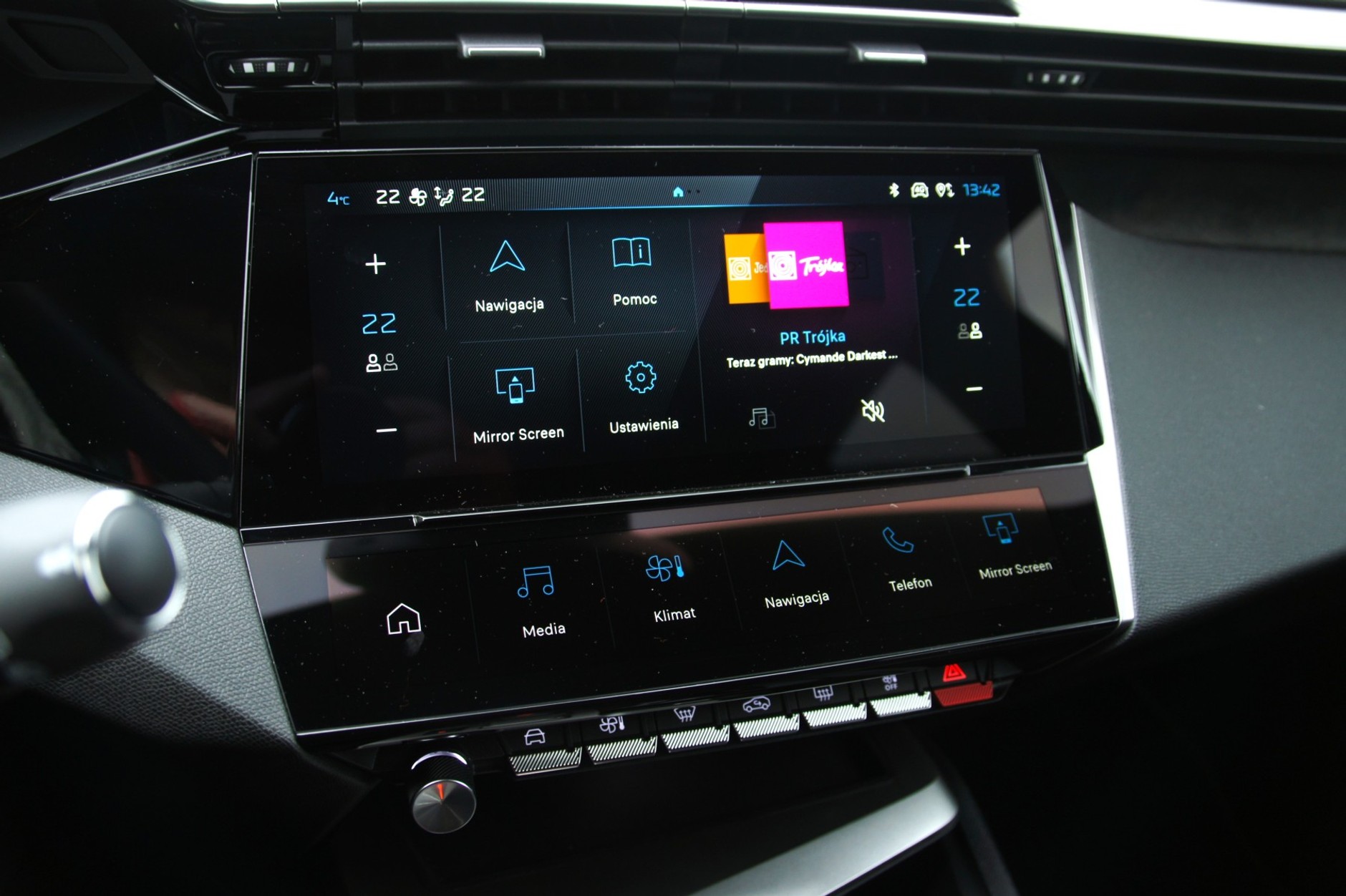 Peugeot 308 1.2 Hybrid 145 KM