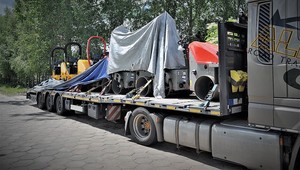 Laweta z walcami drogowymi za ponad milion złotych. Policjanci skojarzyli fakty