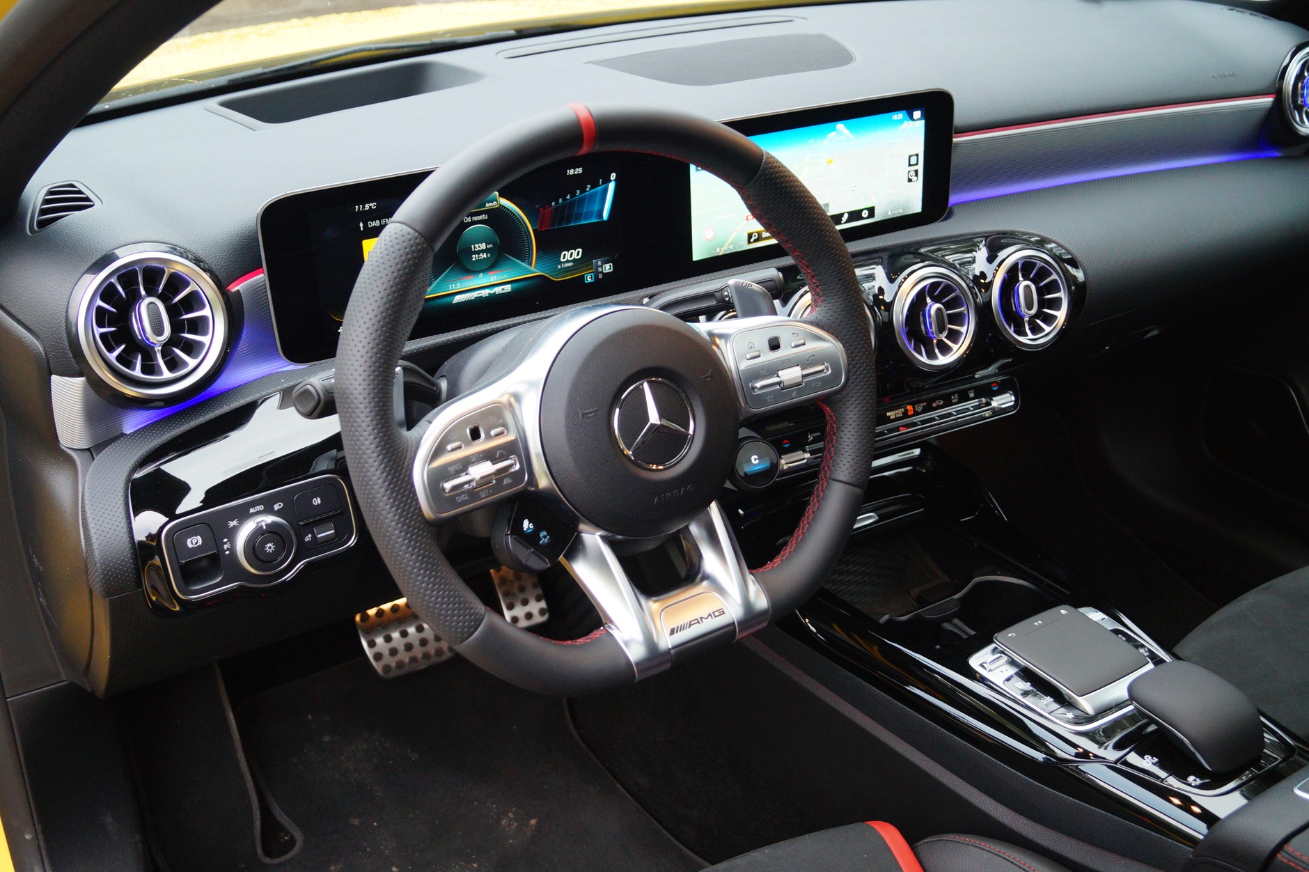 Mercedes-AMG A35 – bardzo szybka zabawka