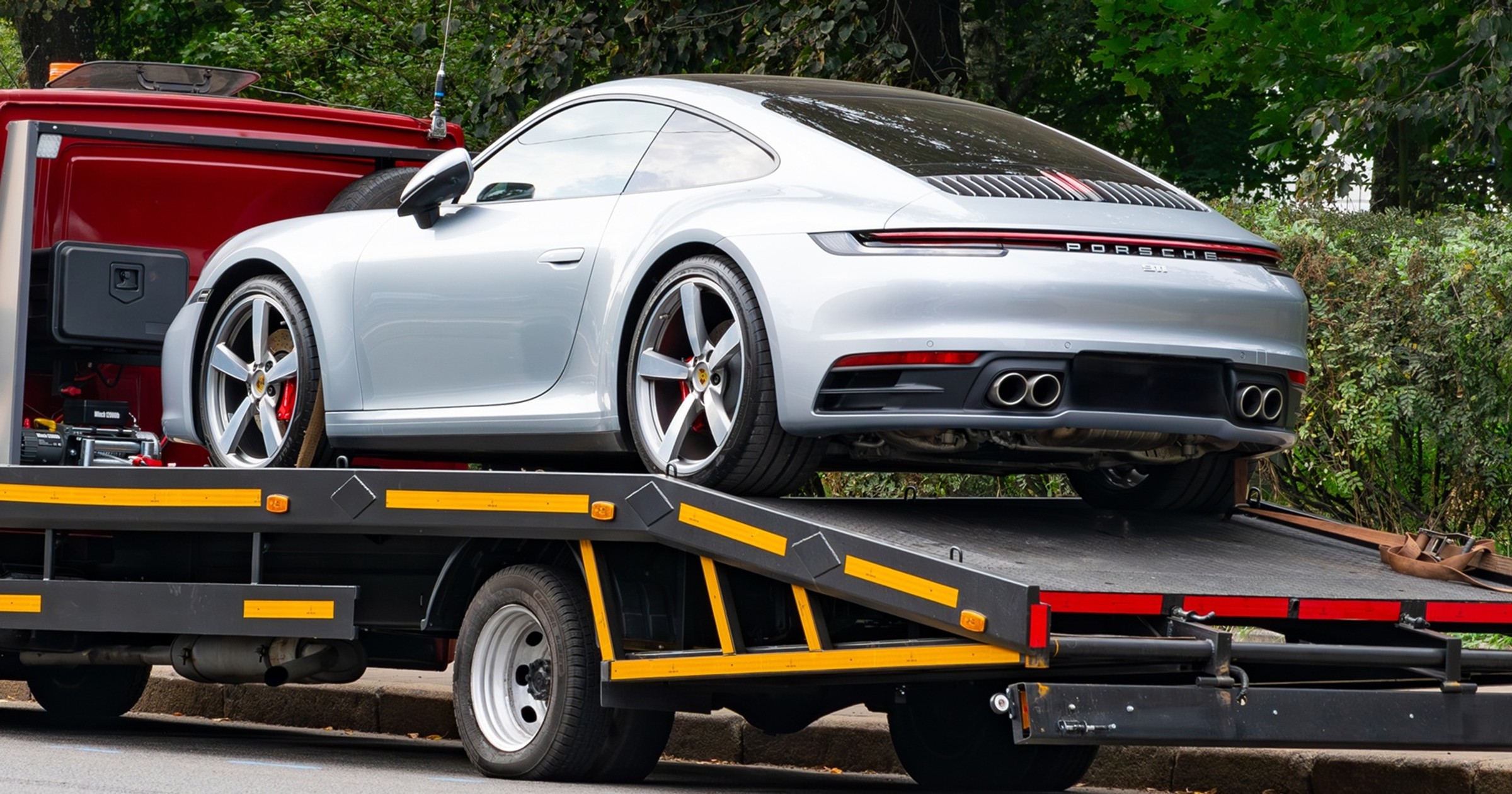 Porsche na lawecie w Moskwie w Rosji