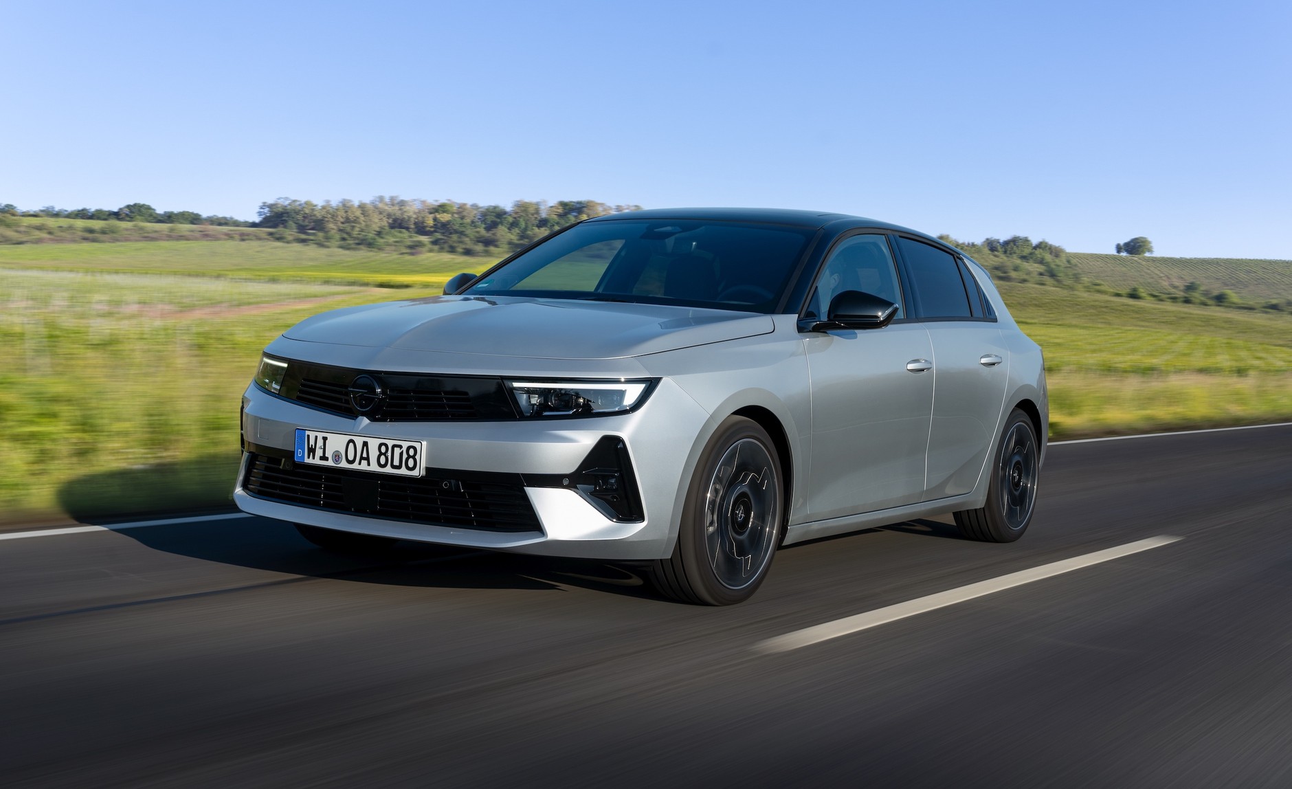 Opel Astra Hybrid