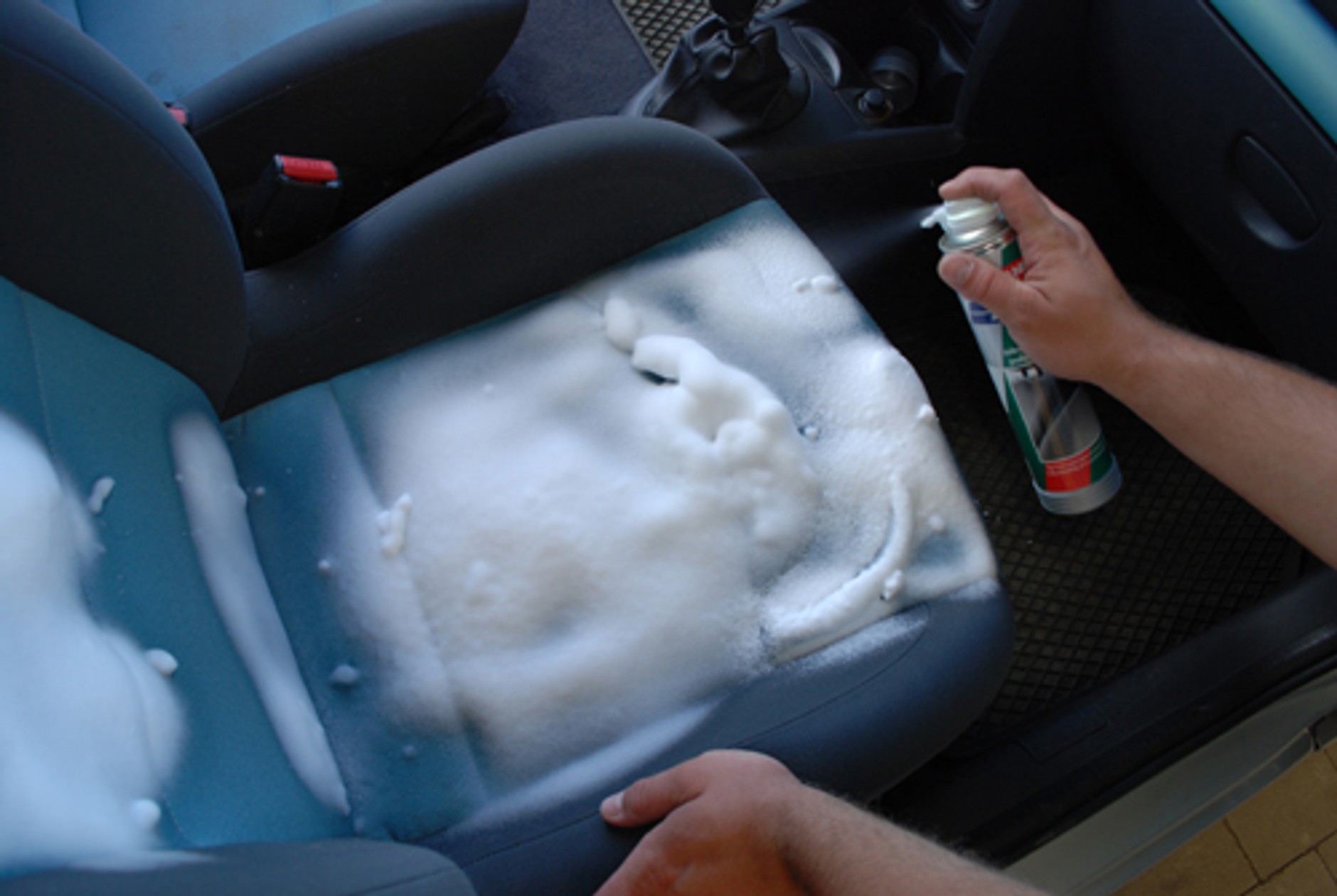 Impregnacja tapicerki receptą na czyste fotele