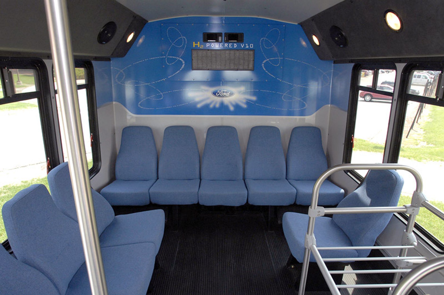 Ford dostarczył do Las Vegas dwa autobusy spalające wodór