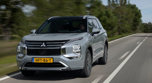 Mitsubishi Outlander PHEV czwartej generacji. Pierwsza jazda flagowym modelem japońskiego producenta