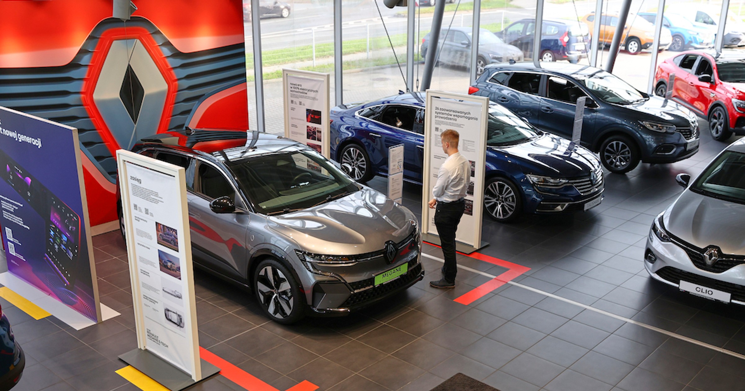 Wielki Test Salonów – Renault