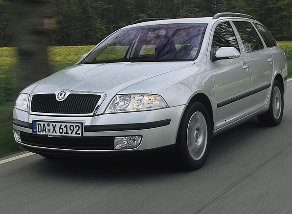 Kupiliśmy Skodę Octavię 2.0 TDI z przebiegiem pół miliona kilometrów. Takich "papierów" jeszcze nie widzieliśmy