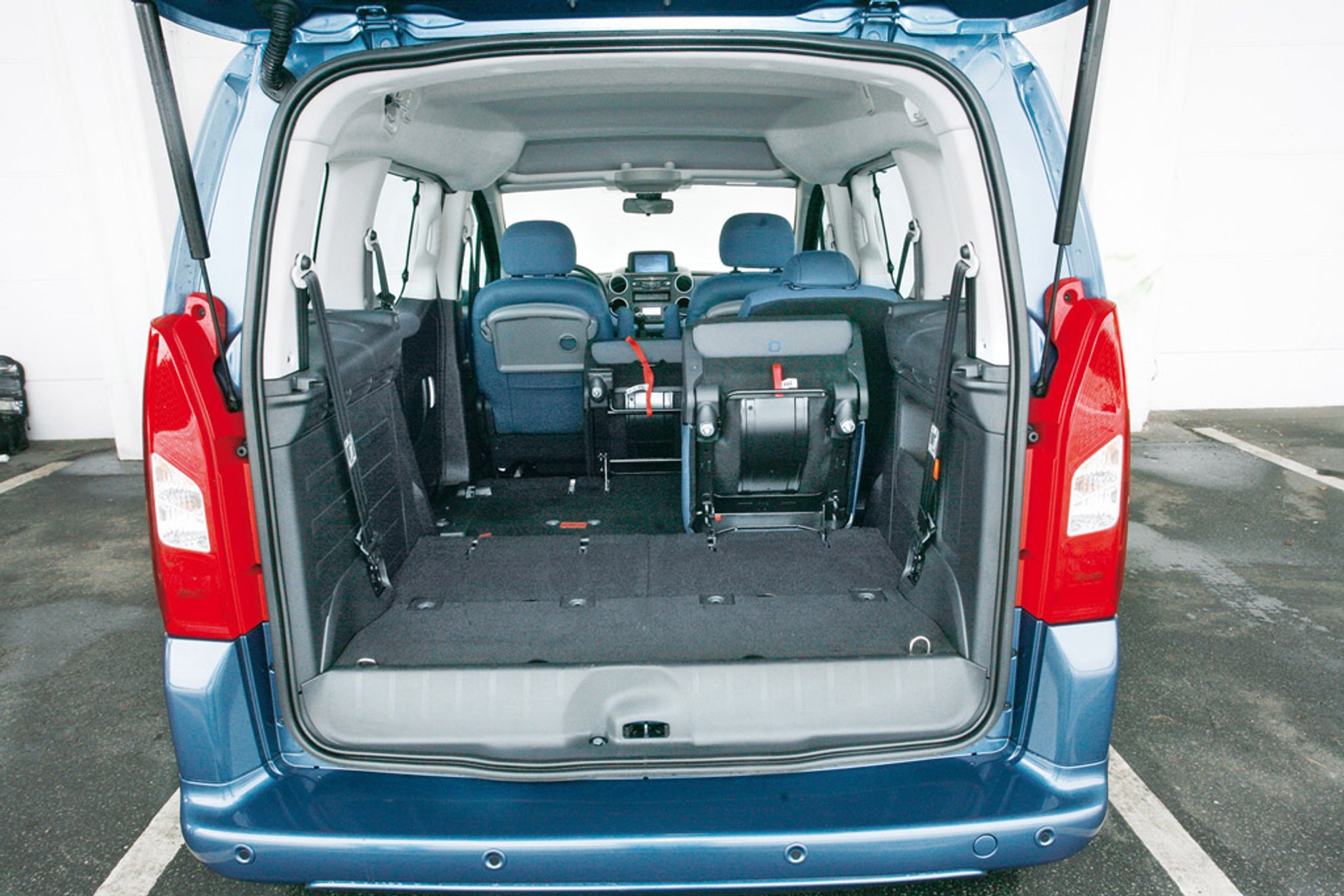 Wielozadaniowcy niczego się nie boją: Ford Tourneo Connect kontra Citroen Berlingo i Fiat Doblo