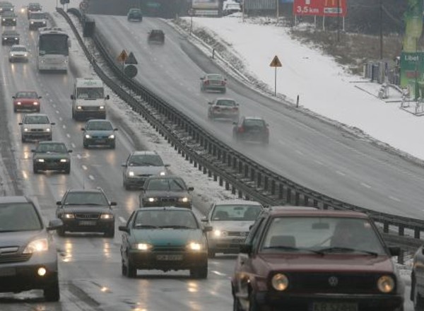 Dezinformacja przy użyciu znaków drogowych
