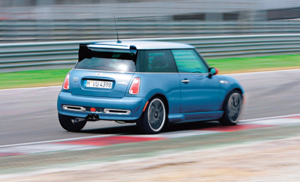 Renault Clio, Seat Leon, Nissan Micra, Mini Cooper S -  Wystrzałowe minibolidy