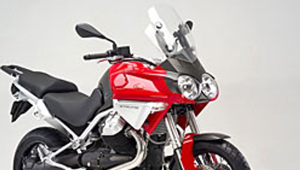 Moto Guzzi Stelvio 1200: duże turystyczne enduro na rok 2008