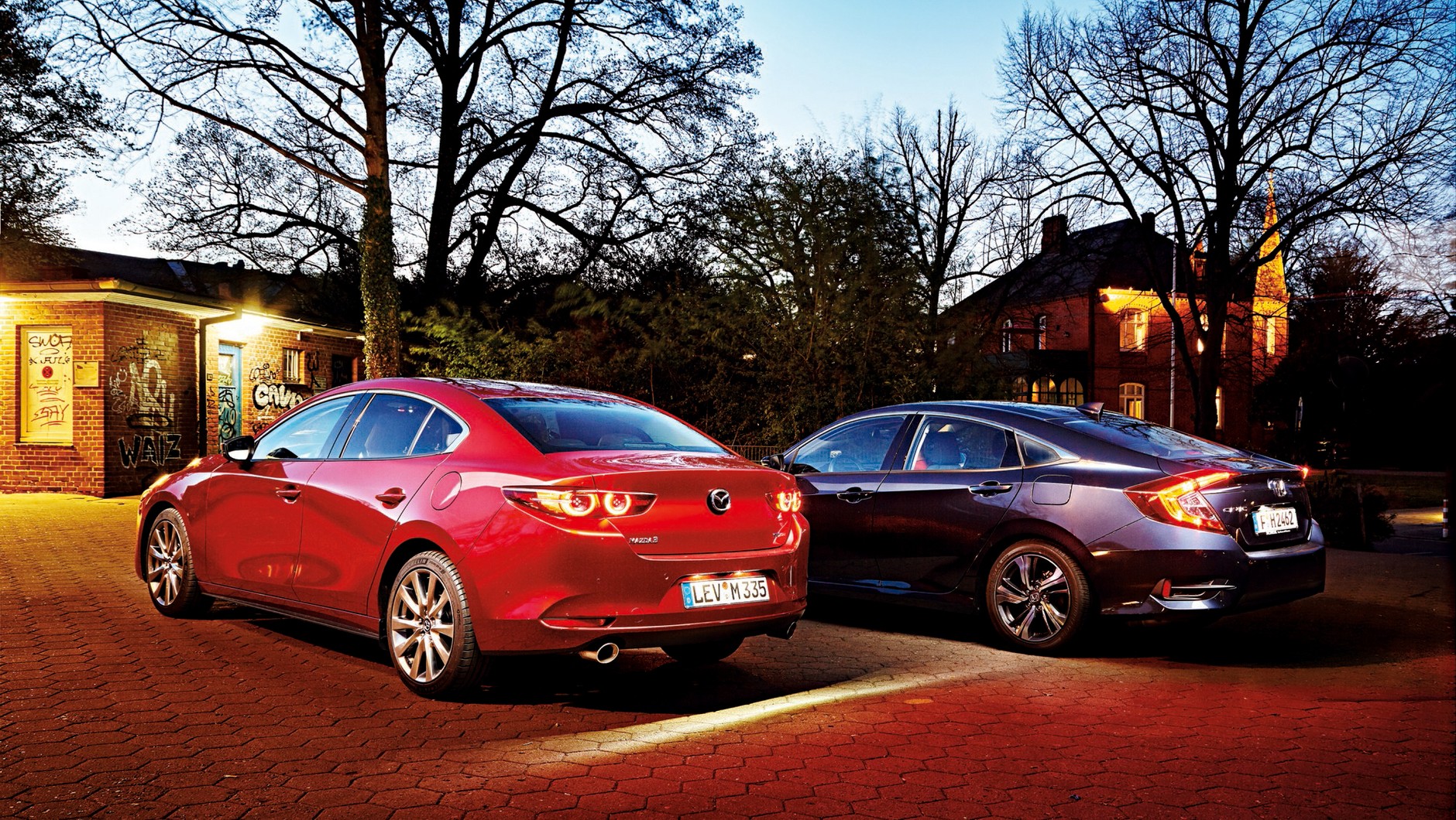 Honda Civic kontra Mazda 3 - porównanie kompaktowych sedanów