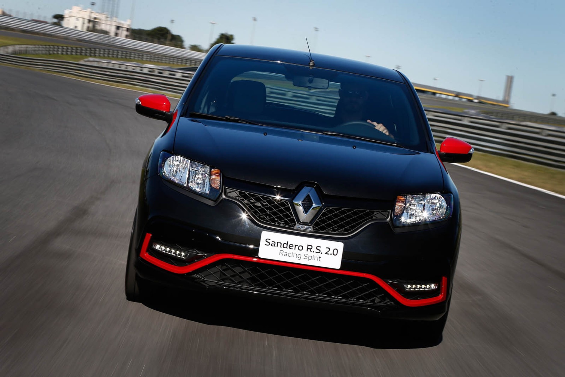 Renault Sandero R.S. 2.0 Racing Spirit – old schoolowy hot hatch