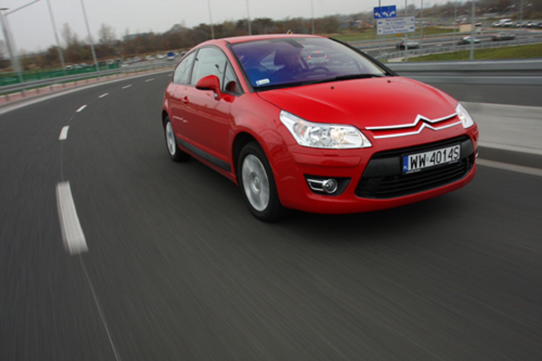 Citroen C4 1.6 THP - Dobrze wygląda i jeszcze lepiej jeździ